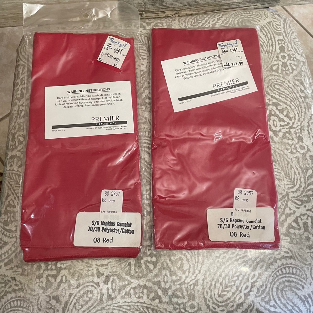 VINTAGE Spiegel Premier Linens 12 Red Napkins Camelot Polyester Cotton Set USA